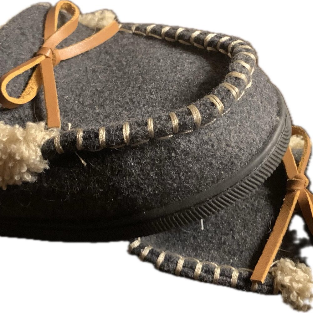 Dockers Boy's Indoor/Outdoor Faux Fur Moccasin Slippers Cozy Shoes Small 11-12